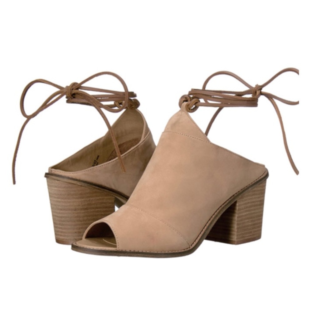 NWOT Chinese Laundry Women's Cali Leather Wedge